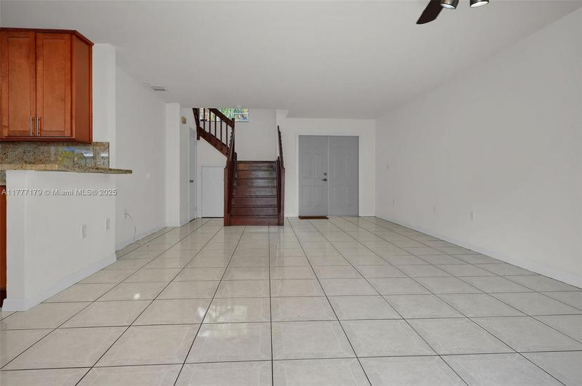 Picture of 350 NE 212Th St, Miami FL 33179