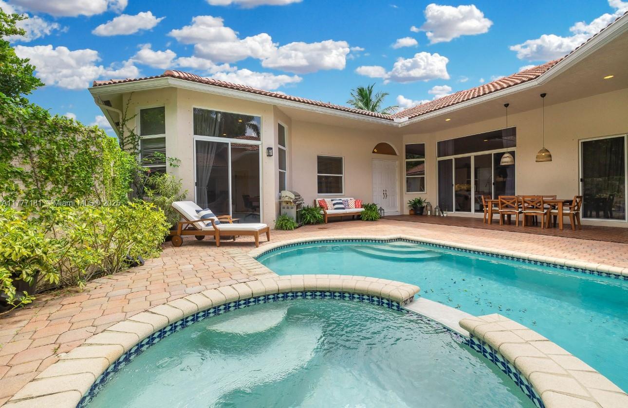 Picture of 1604 Victoria Pointe Ln, Weston, FL 33327