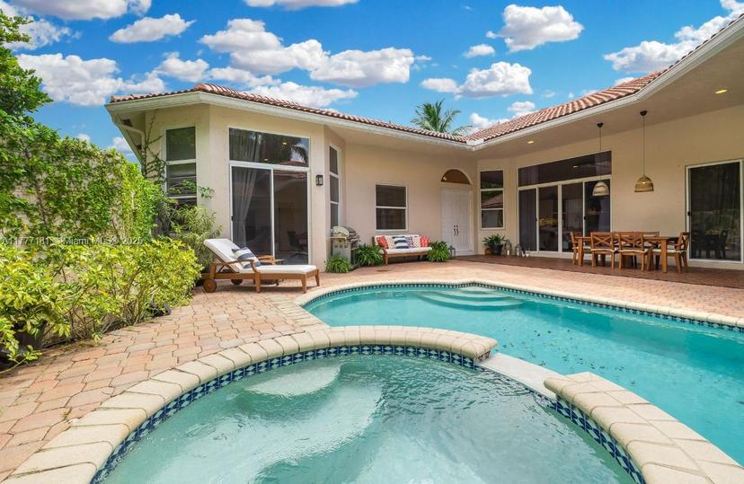 Picture of 1604 Victoria Pointe Ln, Weston FL 33327