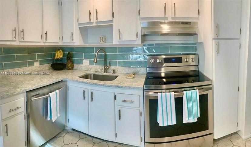 Picture of 3301 N Country Club Dr # 612, Aventura FL 33180
