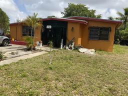 Picture of 1763 Lauderdale Manor Dr, Fort Lauderdale, FL 33311