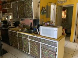 Picture of 1763 Lauderdale Manor Dr, Fort Lauderdale, FL 33311