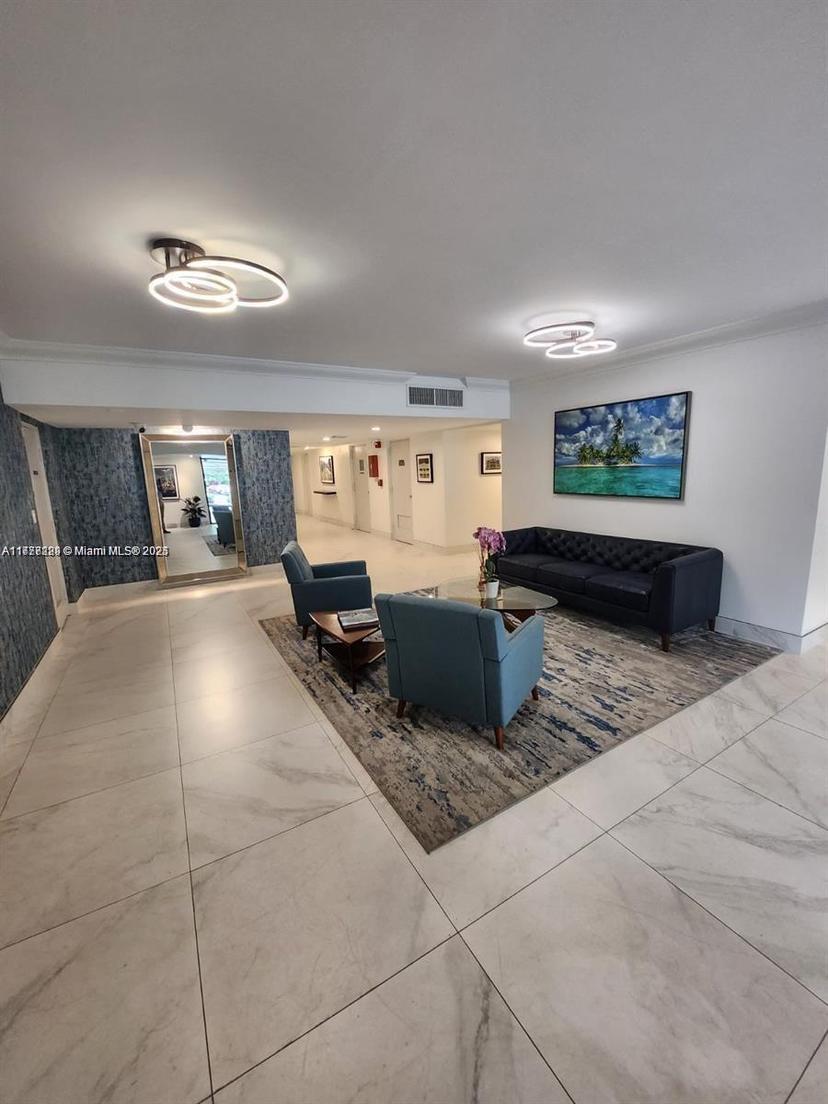 Picture of 806 Cypress Grove Ln # 403, Pompano Beach FL 33069