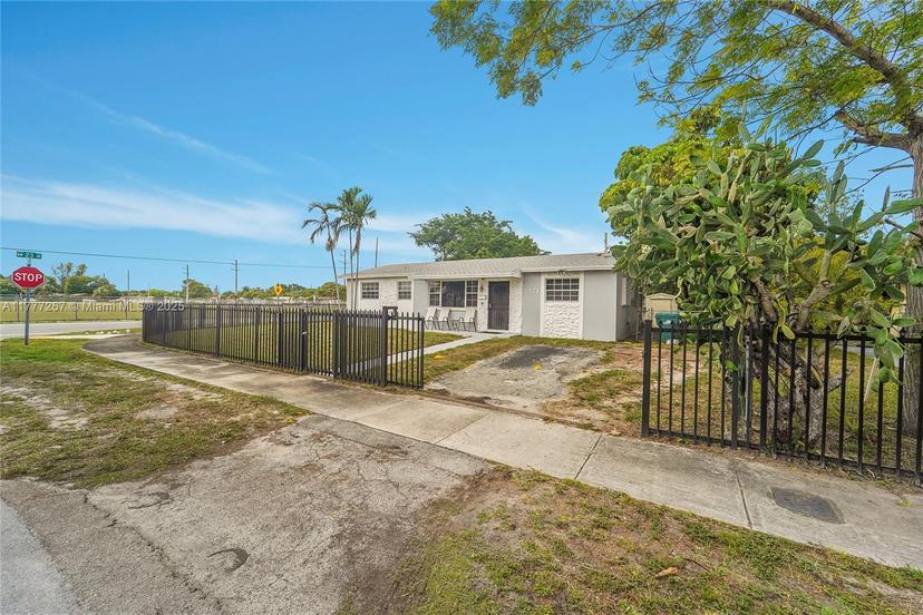 Picture of 2271 NW 178Th St, Miami Gardens FL 33056