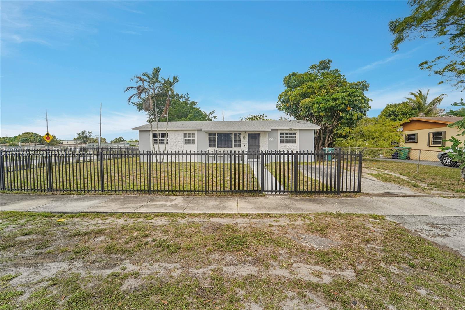 Picture of 2271 NW 178Th St, Miami Gardens, FL 33056
