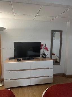 Picture of 3901 S Ocean Dr # 14T, Hollywood, FL 33019