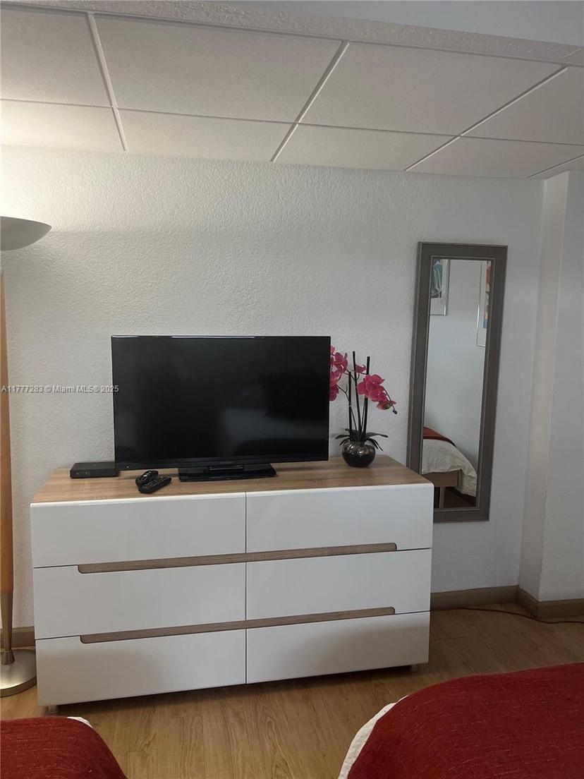 Picture of 3901 S Ocean Dr # 14T, Hollywood FL 33019