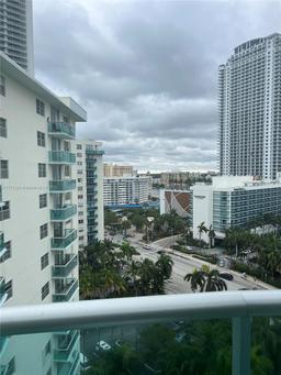 Picture of 3901 S Ocean Dr # 14T, Hollywood, FL 33019