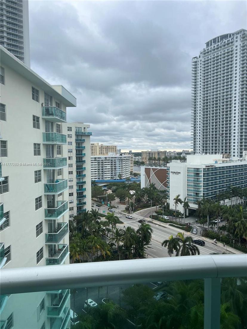 Picture of 3901 S Ocean Dr # 14T, Hollywood FL 33019