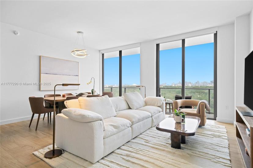 Picture of 2678 Tigertail Ave # 1002B, Miami FL 33133