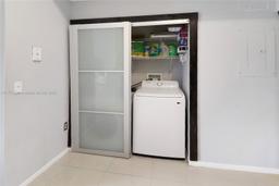 Picture of 6952 SW 39Th St # C302, Davie, FL 33314