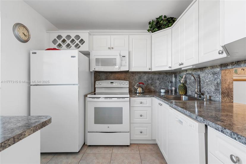 Picture of 2801 NW 47Th Ter # 205B, Lauderdale Lakes FL 33313