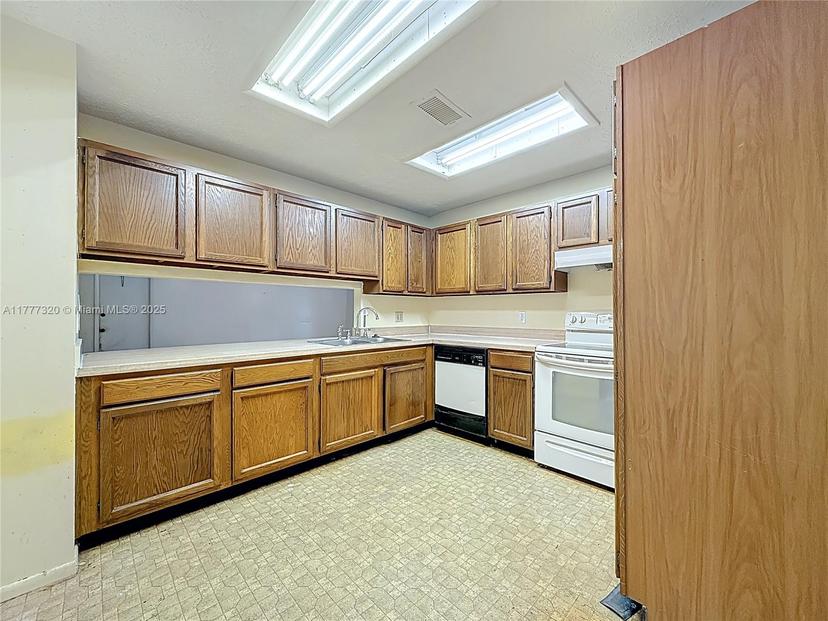 Picture of 731 SW Del Rio Blvd, Port St. Lucie FL 34953