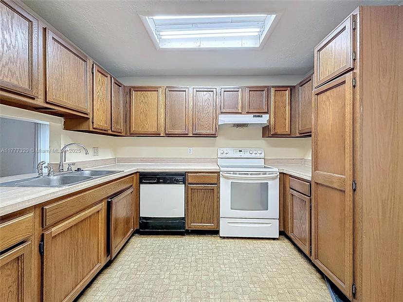 Picture of 731 SW Del Rio Blvd, Port St. Lucie FL 34953