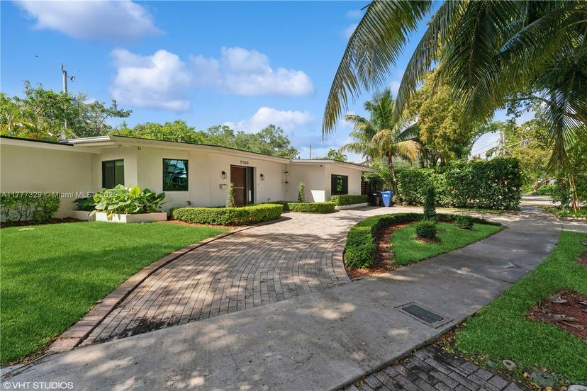 Picture of 2180 NE 191St Dr, North Miami Beach FL 33179