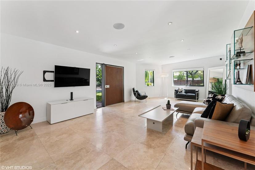 Picture of 2180 NE 191St Dr, North Miami Beach FL 33179