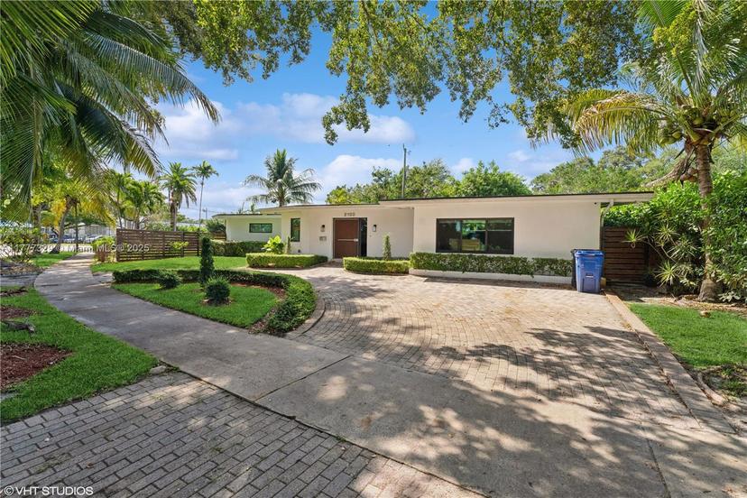 Picture of 2180 NE 191St Dr, North Miami Beach FL 33179