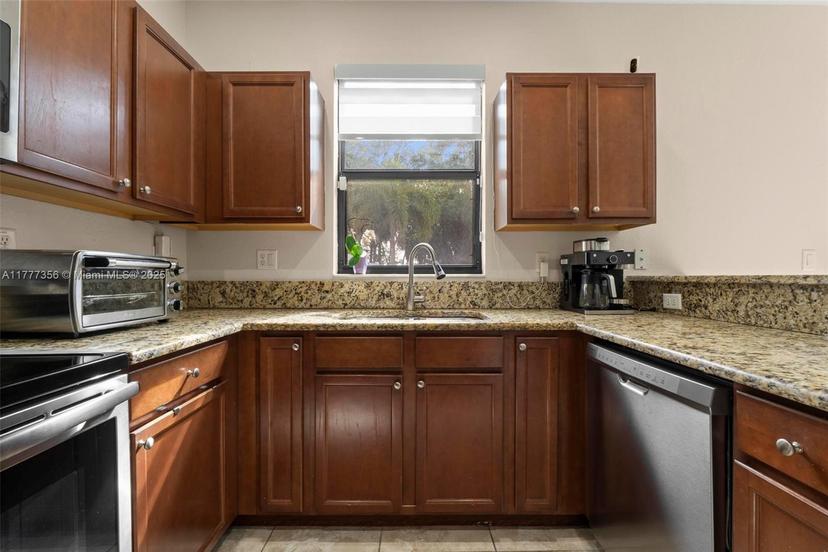 Picture of 8945 W 33Rd Ave # 8945, Hialeah FL 33018