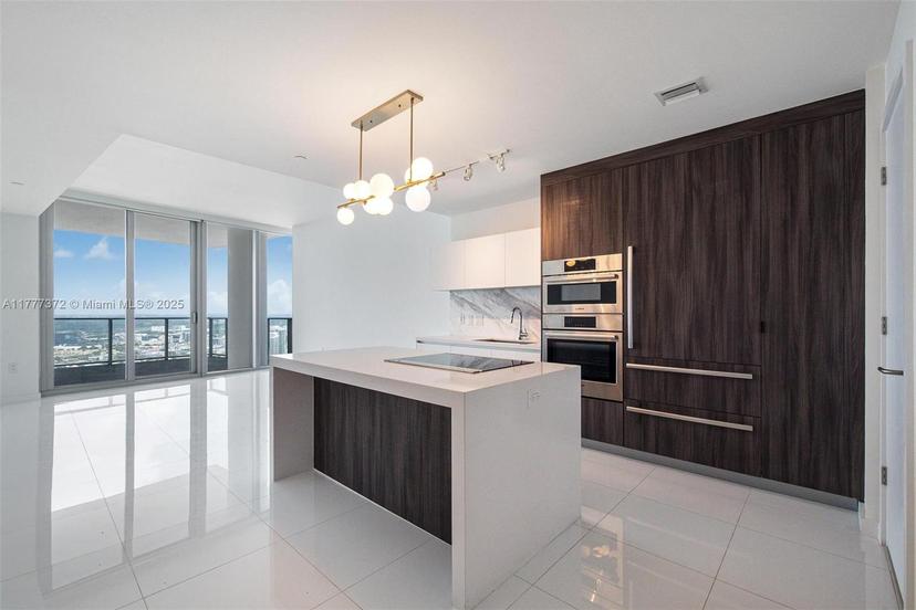 Picture of 851 NE 1St Ave # 4100, Miami FL 33132