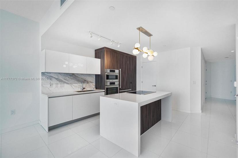 Picture of 851 NE 1St Ave # 4100, Miami FL 33132