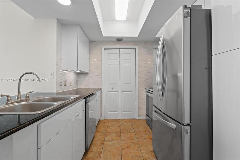 Picture of 2000 N Bayshore Dr # 1207, Miami FL 33137