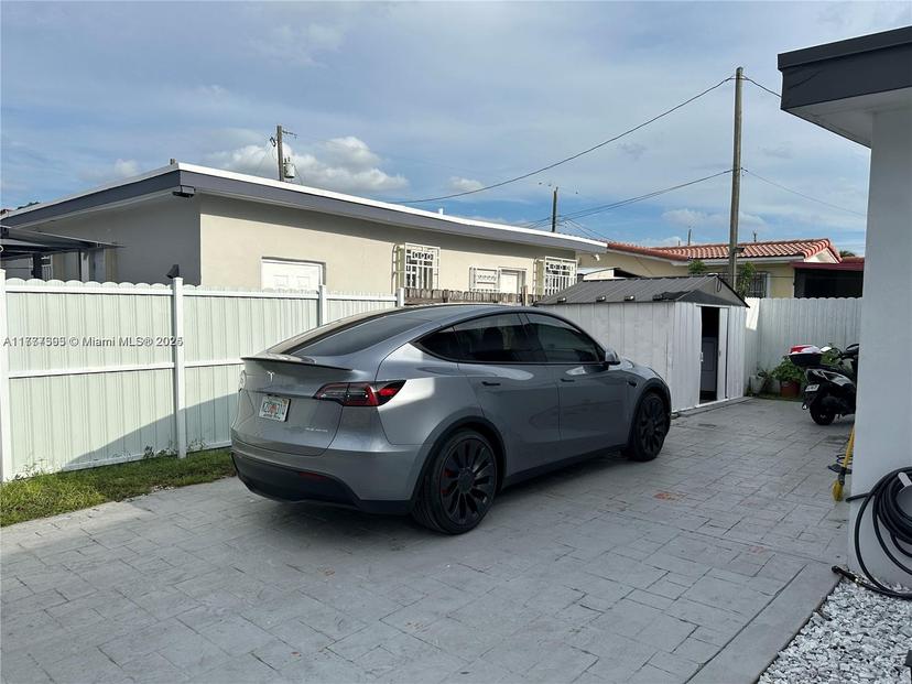 Picture of 6060 NW 7Th St, Miami FL 33126