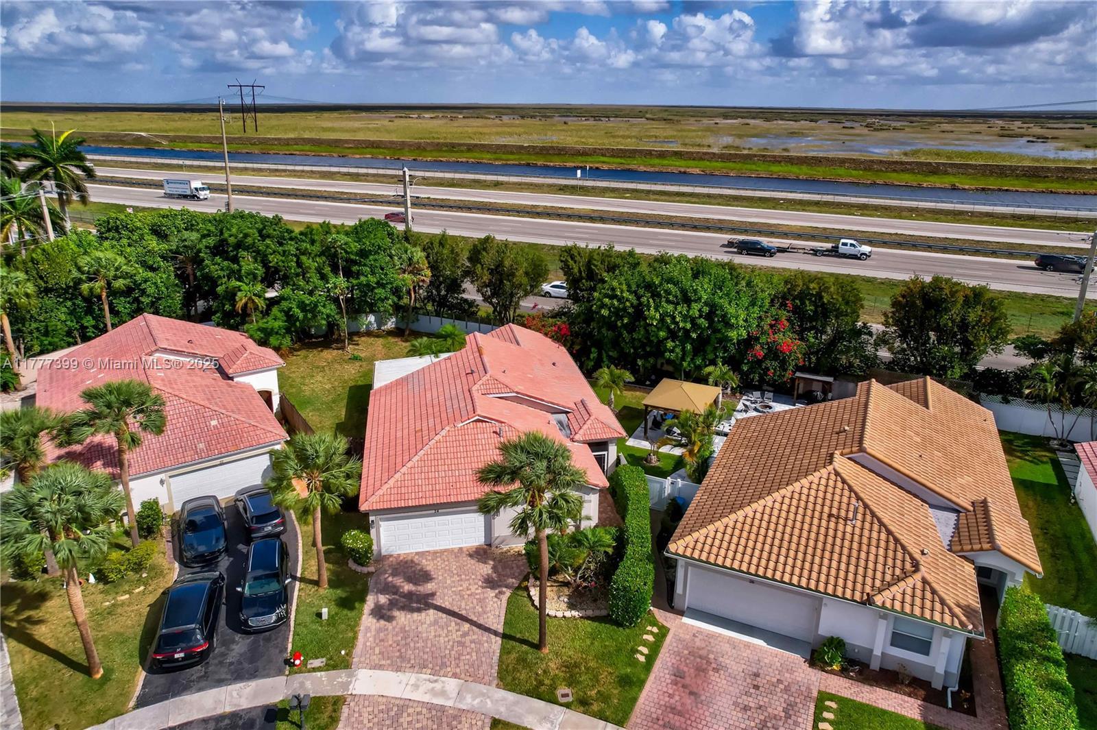 Picture of 24 Gables Blvd, Weston, FL 33326