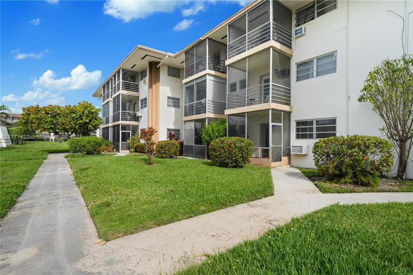 Picture of 16900 NE 14Th Ave # 109, Miami FL 33162