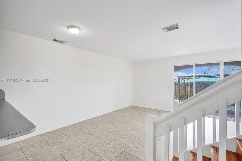 Picture of 15270 SW 91St Ln # 0, Miami FL 33196