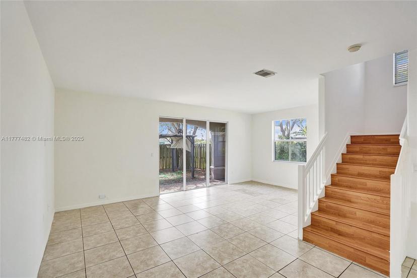 Picture of 15270 SW 91St Ln # 0, Miami FL 33196