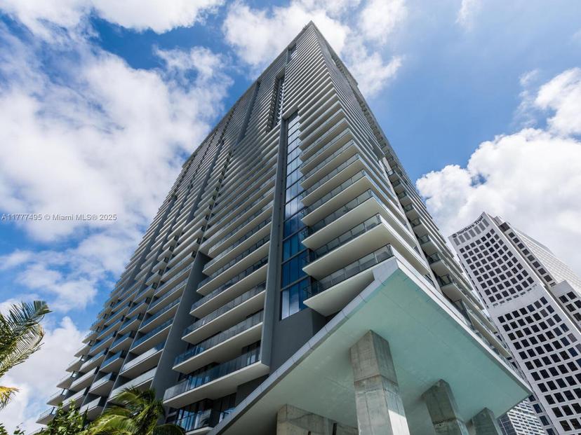 Picture of 68 SE 6Th St # 2304, Miami FL 33131