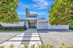 Picture of 907 Diplomat Pkwy, Hallandale Beach, FL 33009
