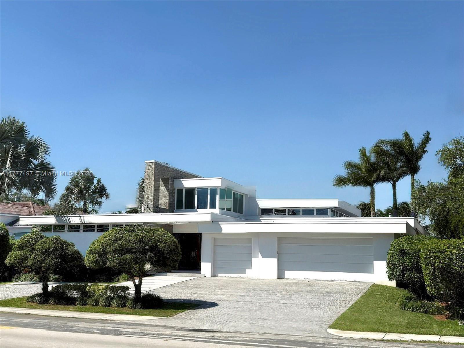 Picture of 907 Diplomat Pkwy, Hallandale Beach, FL 33009