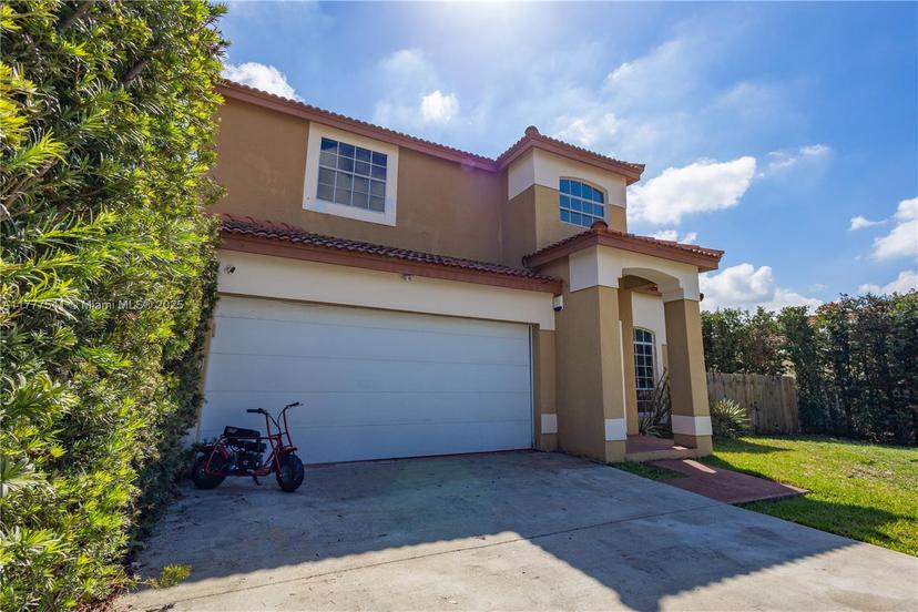 Picture of 20101 NW 81St Ct, Hialeah FL 33015
