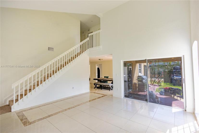 Picture of 20101 NW 81St Ct, Hialeah FL 33015