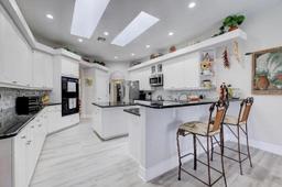 Picture of 516 SW South Carolina Dr, Stuart, FL 34994