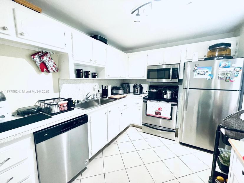 Picture of 1701 NE 191St St # A416, Miami FL 33179