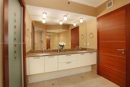Picture of 400 Alton Rd # 811, Miami Beach, FL 33139
