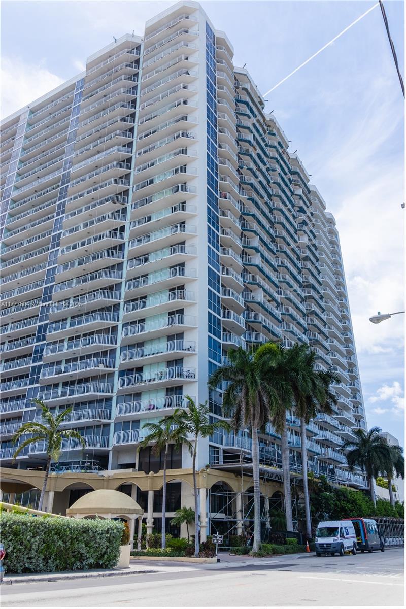 Picture of 7601 E Treasure Dr # 923, North Bay Village FL 33141