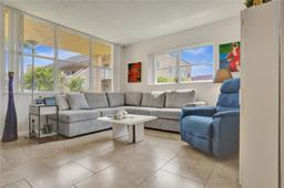 Picture of 9121 Sunrise Lakes Blvd # 101, Sunrise, FL 33322