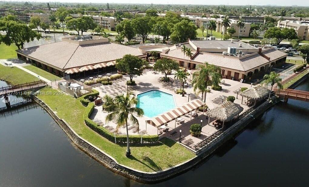 Picture of 9121 Sunrise Lakes Blvd # 101, Sunrise, FL 33322