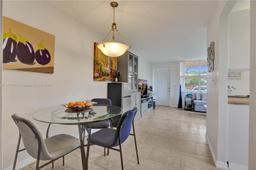 Picture of 9121 Sunrise Lakes Blvd # 101, Sunrise, FL 33322