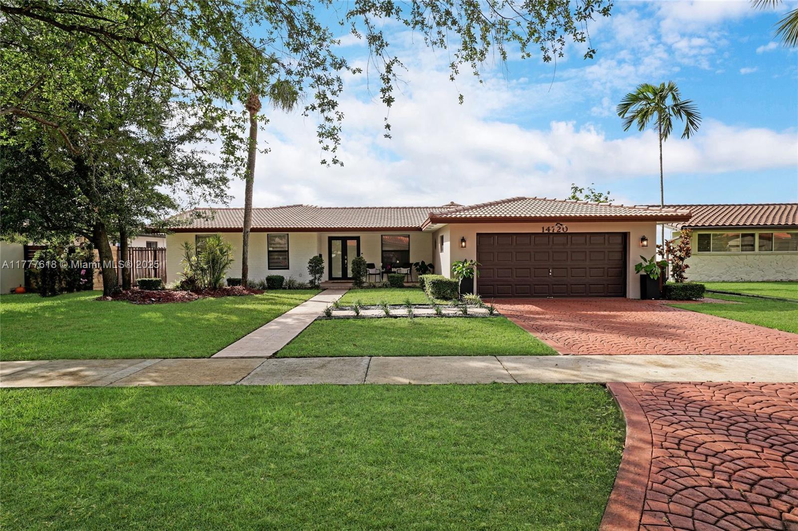 Picture of 14720 Dade Pine Ave, Miami Lakes, FL 33014