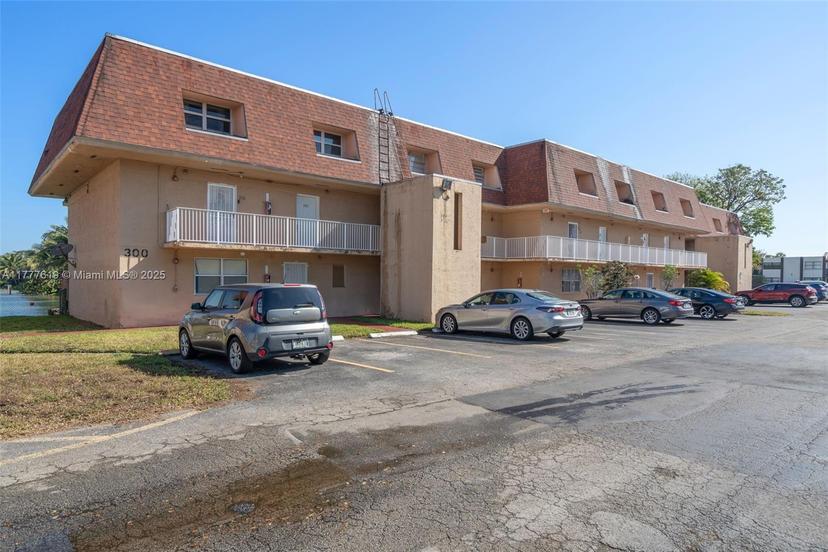 Picture of 300 NW 107Th Ave # 201, Miami FL 33172