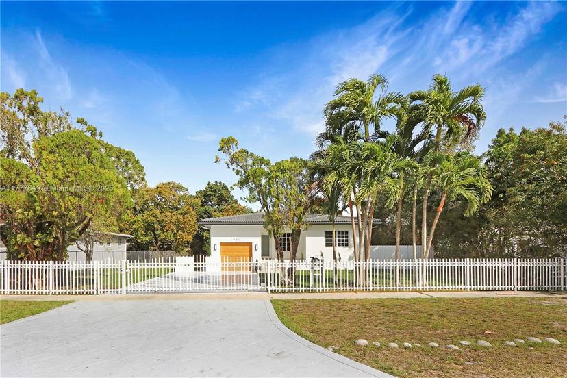 Picture of 935 NE 136Th St, North Miami FL 33161