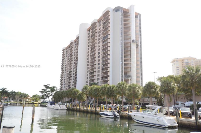Picture of 1800 NE 114Th St # 1903, Miami FL 33181