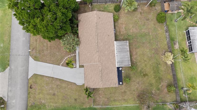 Picture of 104 W Palmetto Rd, Lake Worth FL 33467