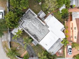 Picture of 660 E 10Th Pl, Hialeah, FL 33010
