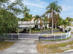 Picture of 660 E 10Th Pl, Hialeah, FL 33010