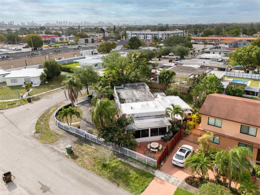 Picture of 660 E 10Th Pl, Hialeah FL 33010